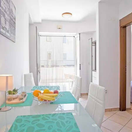 Polo Vrbnik (Primorje-Gorski Kotar)