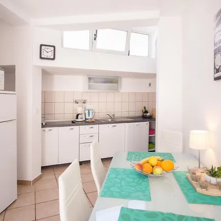 Polo Apartament Vrbnik (Primorje-Gorski Kotar)